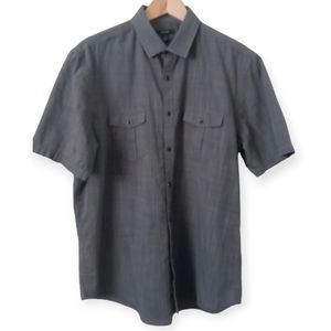 AFANI MEN SHORT SLEEVE BUTTON-DOWN SHIRT. SIZE L. COLOR GRAY